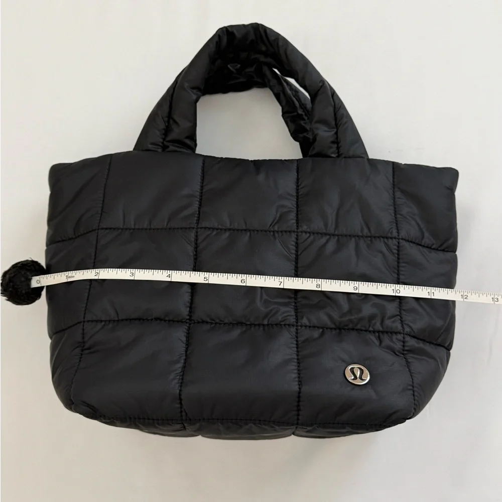 Lululemon Quilted Grid Small Tote, Black - Picture 14 of 16